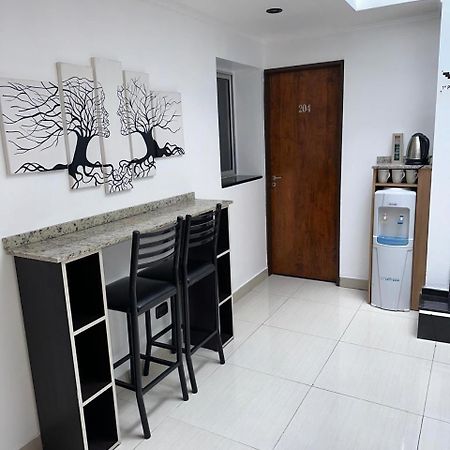 Hotel Quito Buenos Aires Exteriör bild